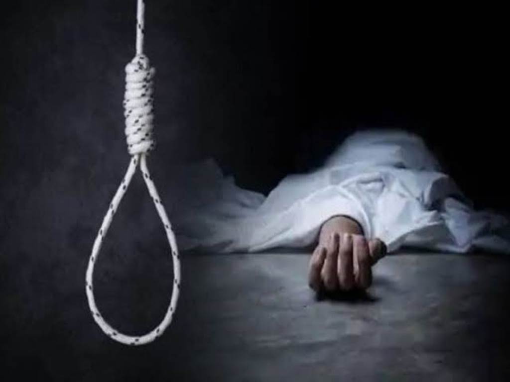 फंदे से लटका मिला कपिल मां ने बहू पर लगाए  आरोप हर पहलू की जांच में जुटी पुलिस